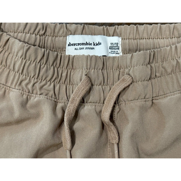 Abercrombie Kids Tan Jogger Boys Tie Front - Size 11/12 - See Damage - Picture 4 of 7